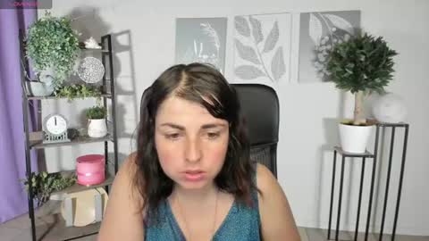 Snapshot of elara_starfall chatting on 06/19/26, 05:23 Marta online show from 06/19/26, 05:23
