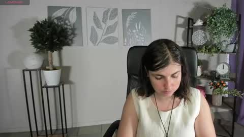 Snapshot of elara_starfall chatting on 06/28/26, 05:35 Marta online show from 06/28/26, 05:35