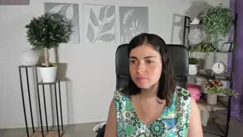 Snapshot of elara_starfall chatting on 06/30/26, 05:19 Marta online show from 06/30/26, 05:19