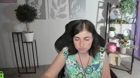 Snapshot of elara_starfall chatting on 07/10/26, 05:23 Marta online show from 07/10/26, 05:23