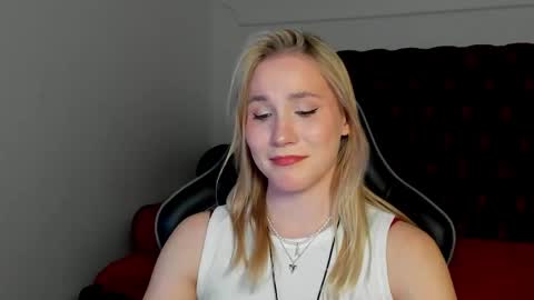 elaravoltage online show from 04/29/26, 05:17
