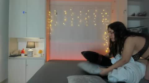elarey_ online show from 04/28/26, 12:10