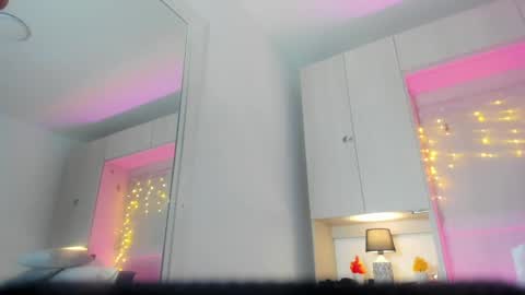 elarey_ online show from 05/01/26, 12:21