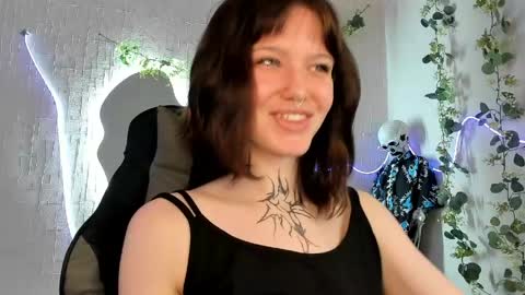 Snapshot of elastikiss chatting on 04/15/26, 07:48 elastikiss online show from 04/15/26, 07:48