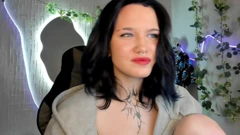Snapshot of elastikiss chatting on 05/18/26, 11:32 elastikiss online show from 05/18/26, 11:32