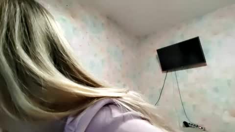 MIa online show from 02/25/26, 01:21