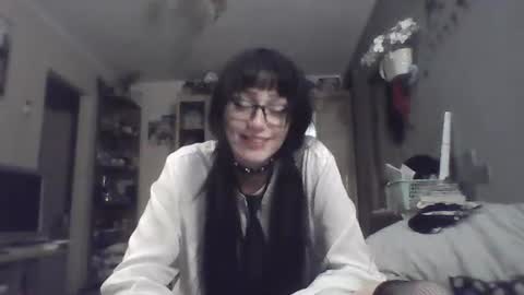 Snapshot of elaynetanton chatting on 06/18/26, 06:45 Lia online show from 06/18/26, 06:45