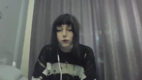 Snapshot of elaynetanton chatting on 06/23/26, 01:42 Lia online show from 06/23/26, 01:42