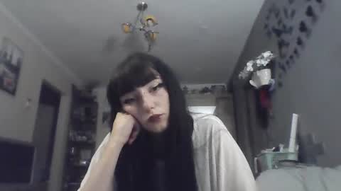 Snapshot of elaynetanton chatting on 07/19/26, 11:41 Lia online show from 07/19/26, 11:41