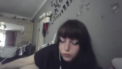 Snapshot of elaynetanton chatting on 07/22/26, 12:30 Lia online show from 07/22/26, 12:30