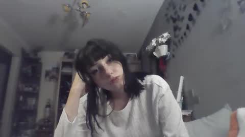 Snapshot of elaynetanton chatting on 07/24/26, 12:19 Lia online show from 07/24/26, 12:19