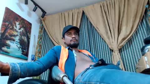 Snapshot of elcaballeroblack chatting on 10/04/25, 11:36 elcaballeroblack online show from 10/04/25, 11:36