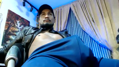 Snapshot of elcaballeroblack chatting on 10/08/25, 01:36 elcaballeroblack online show from 10/08/25, 01:36