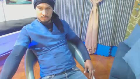 Snapshot of elcaballeroblack chatting on 10/19/25, 04:13 elcaballeroblack online show from 10/19/25, 04:13