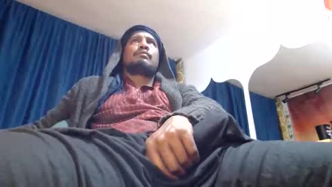 Snapshot of elcaballeroblack chatting on 12/17/25, 02:17 elcaballeroblack online show from 12/17/25, 02:17