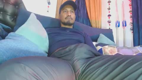 Snapshot of elcaballeroblack chatting on 02/20/26, 02:17 elcaballeroblack online show from 02/20/26, 02:17