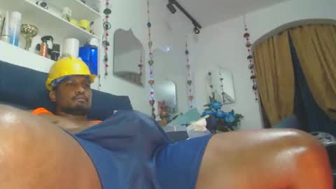 Snapshot of elcaballeroblack chatting on 02/26/26, 05:06 elcaballeroblack online show from 02/26/26, 05:06