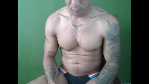 Snapshot of elcamaleon33 chatting on 05/29/26, 02:26 elcamaleon33 online show from 05/29/26, 02:26