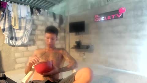 Snapshot of elchicletv chatting on 01/10/25, 07:21 El CHICLE TV - SHOW online show from 01/10/25, 07:21