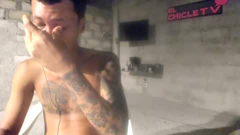 Snapshot of elchicletv chatting on 01/22/25, 05:48 El CHICLE TV - SHOW online show from 01/22/25, 05:48