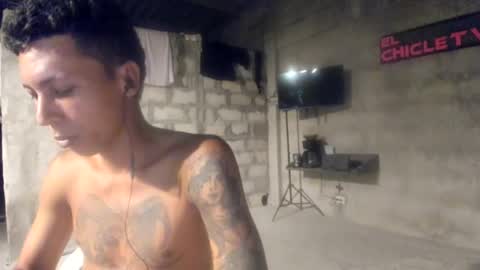 Snapshot of elchicletv chatting on 02/06/25, 07:13 El CHICLE TV - SHOW online show from 02/06/25, 07:13