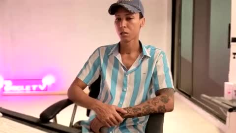 Snapshot of elchicletv chatting on 09/12/25, 07:08 El CHICLE TV - SHOW online show from 09/12/25, 07:08