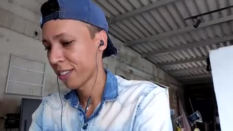 Snapshot of elchicletv chatting on 09/19/25, 06:41 El CHICLE TV - SHOW online show from 09/19/25, 06:41