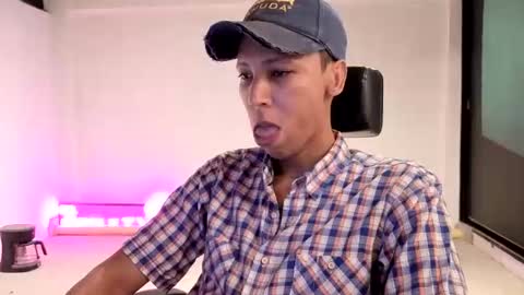 Snapshot of elchicletv chatting on 09/23/25, 06:49 El CHICLE TV - SHOW online show from 09/23/25, 06:49