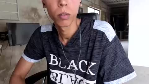 Snapshot of elchicletv chatting on 10/03/25, 06:05 El CHICLE TV - SHOW online show from 10/03/25, 06:05