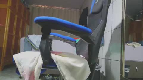 Snapshot of elcimar53 chatting on 03/15/26, 03:18 Elcimar online show from 03/15/26, 03:18