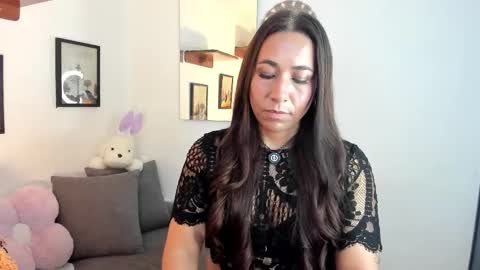 Snapshot of electra_hunt chatting on 03/10/26, 01:21 Electra- Please help me reach 100 likes online show from 03/10/26, 01:21