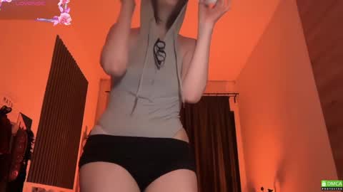 Snapshot of electric_woman chatting on 04/05/26, 07:00 Aleksa online show from 04/05/26, 07:00