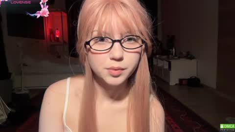 Snapshot of electric_woman chatting on 04/19/26, 06:07 Aleksa online show from 04/19/26, 06:07