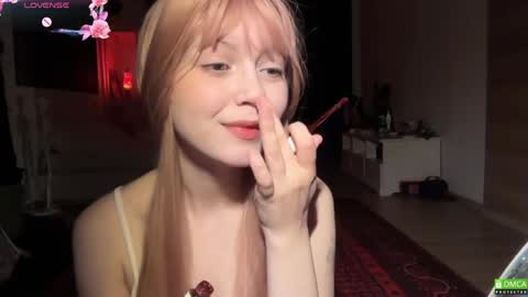 Snapshot of electric_woman chatting on 04/19/26, 06:10 Aleksa online show from 04/19/26, 06:10
