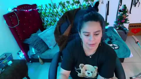 Snapshot of elektra_91 chatting on 01/13/26, 11:59 elektra online show from 01/13/26, 11:59