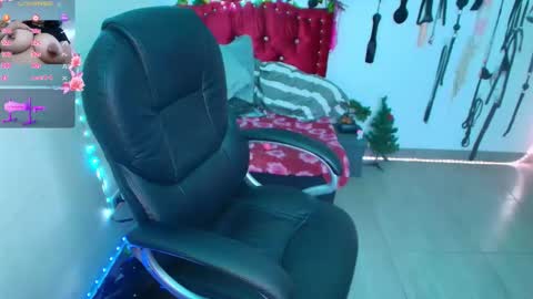 Snapshot of elektra_91 chatting on 02/25/26, 06:56 elektra online show from 02/25/26, 06:56