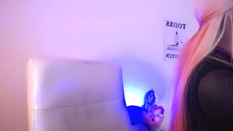 Snapshot of elektra_sky11 chatting on 03/21/26, 10:13 Elektra Sky online show from 03/21/26, 10:13