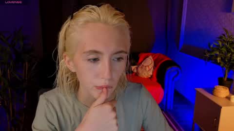 Snapshot of elen__moore chatting on 05/31/26, 08:21 Elen online show from 05/31/26, 08:21