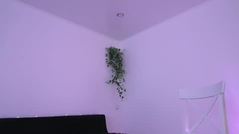 elena_li online show from 03/04/25, 04:27