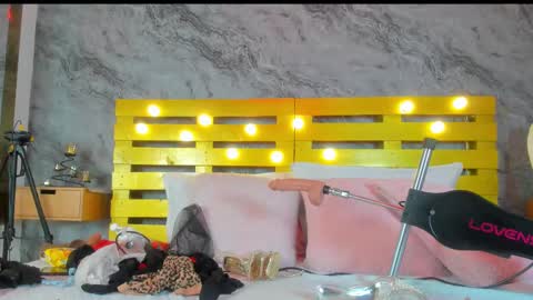 Elena online show from 02/14/25, 01:13