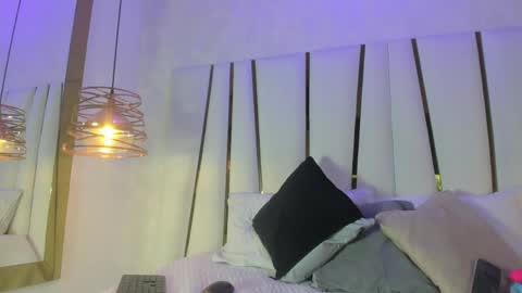 Elena online show from 04/24/26, 11:34