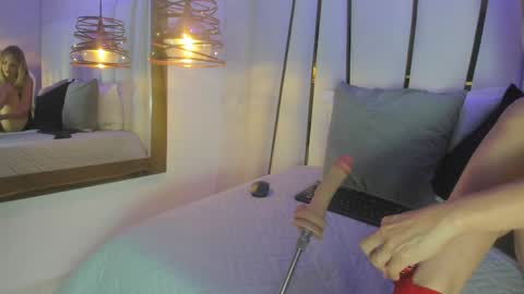 Elena online show from 04/29/26, 07:09