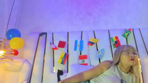 Snapshot of elena_mature chatting on 07/11/26, 07:05 Elena online show from 07/11/26, 07:05