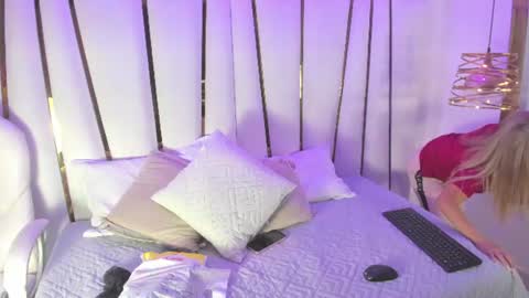 Snapshot of elena_mature chatting on 07/17/26, 07:08 Elena online show from 07/17/26, 07:08