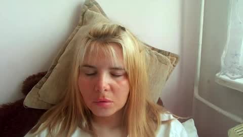 Snapshot of elenaflirt chatting on 04/10/26, 01:16 Elena online show from 04/10/26, 01:16