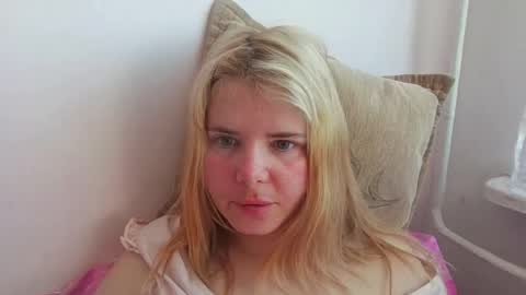 Snapshot of elenaflirt chatting on 04/17/26, 10:18 Elena online show from 04/17/26, 10:18