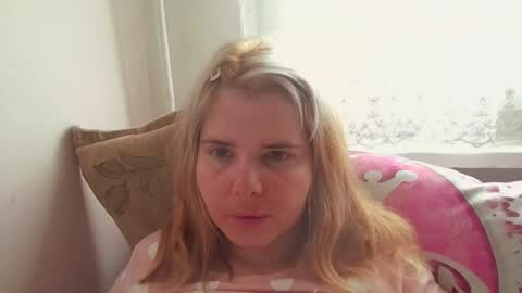 Snapshot of elenaflirt chatting on 04/19/26, 03:00 Elena online show from 04/19/26, 03:00