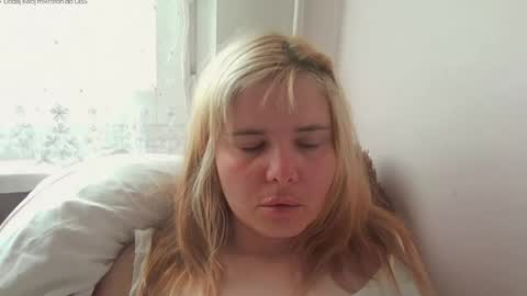 Snapshot of elenaflirt chatting on 05/17/26, 04:14 Elena online show from 05/17/26, 04:14