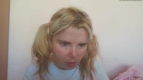Snapshot of elenaflirt chatting on 05/29/26, 03:10 Elena online show from 05/29/26, 03:10