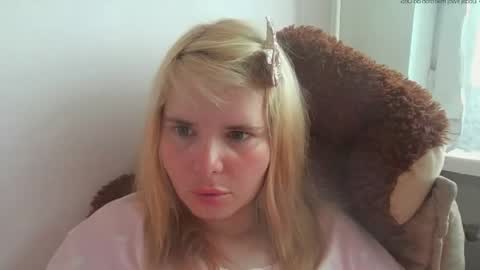 Snapshot of elenaflirt chatting on 06/03/26, 03:28 Elena online show from 06/03/26, 03:28